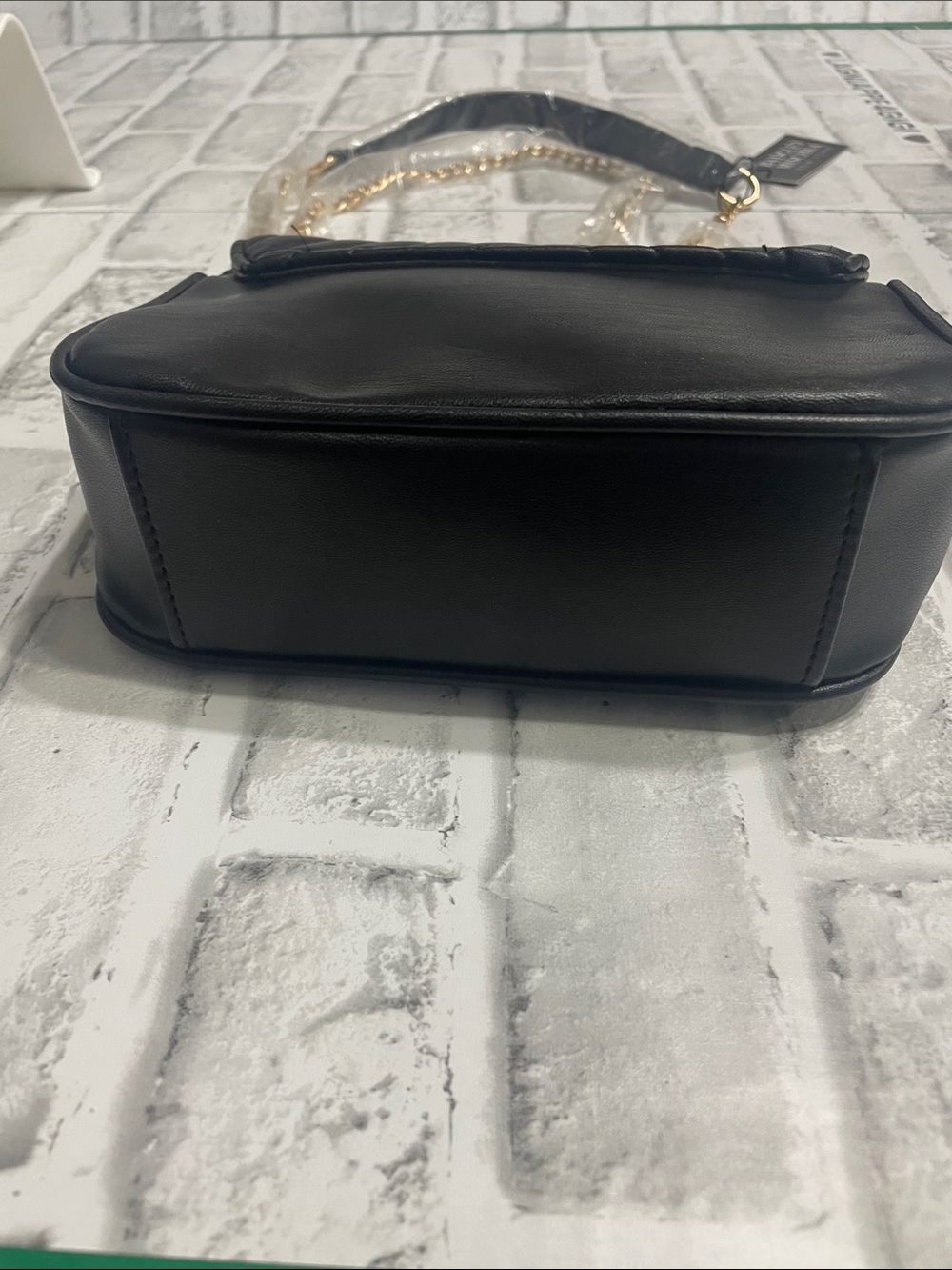 Badgley Mischka Black Quilted Crossbody Bag with Gold Chain. NWT. PVC. - Picture 4 of 11